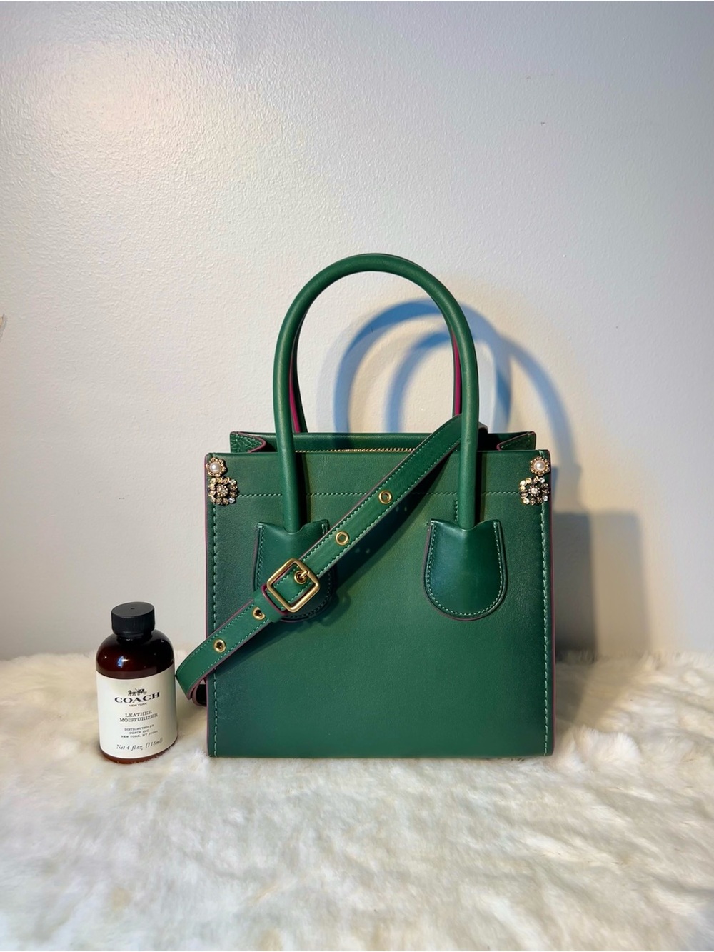 Coach limited edition Cashin 22 green leather tote w/ corner embellishments